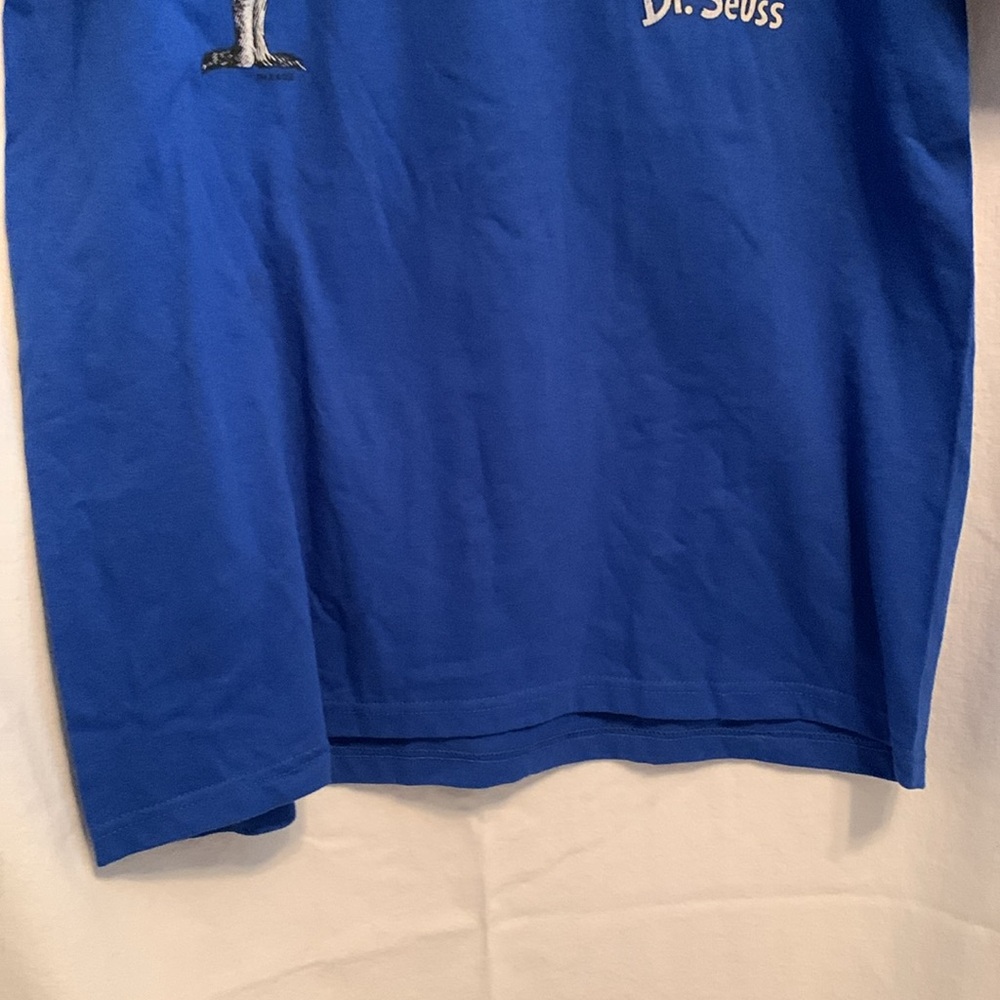 New with tags blue short sleeve t-shirt shirt Men’s size large Dr. Seuss cat hat - Picture 5 of 10